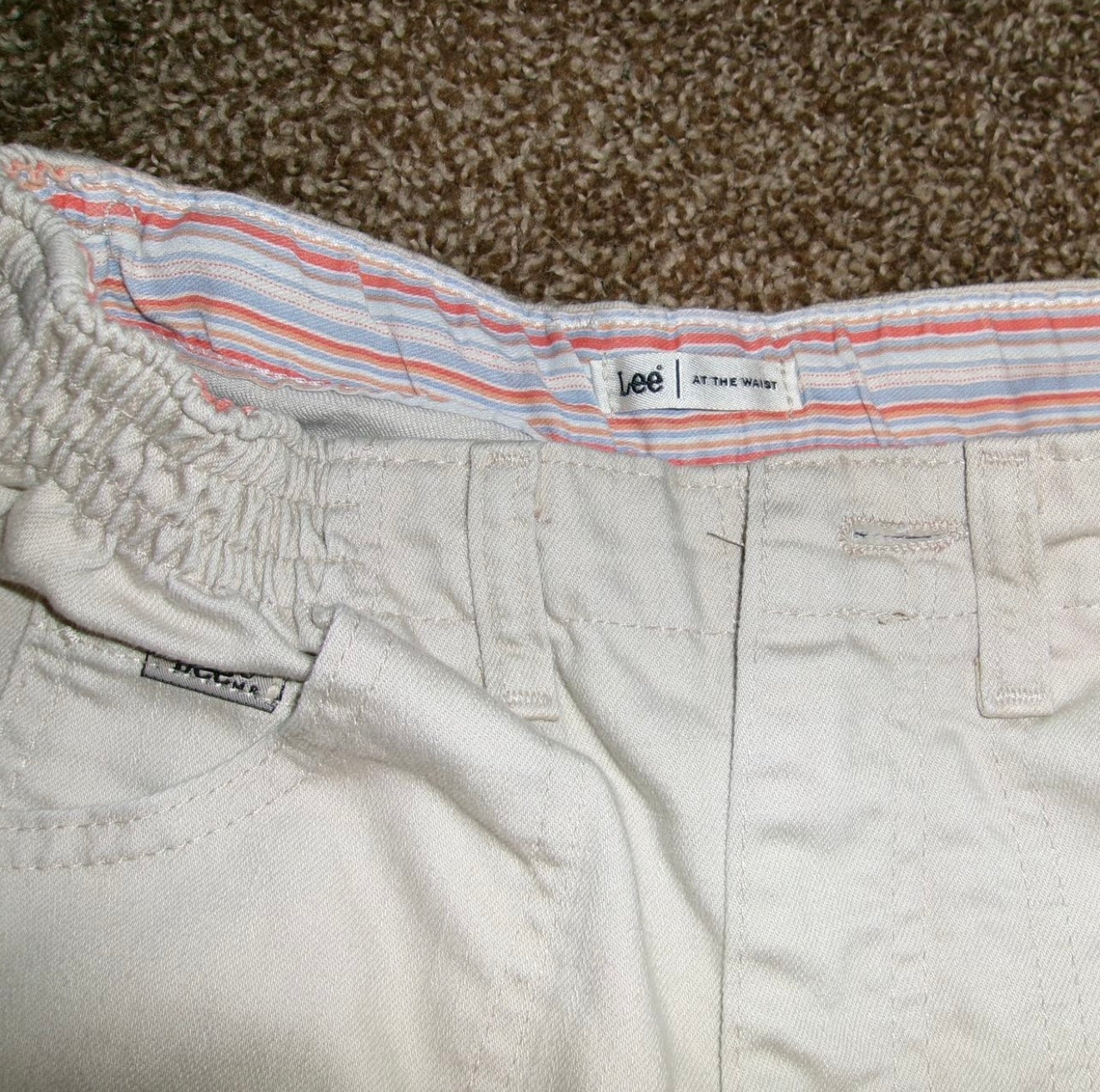 Retro Lee Cargo Shorts with Large Capacity Pockets